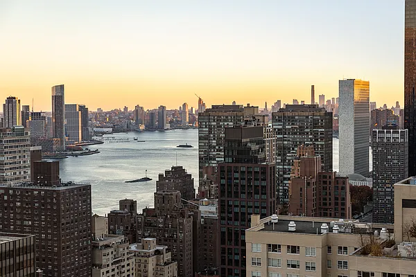 Sold by Compass | media 8