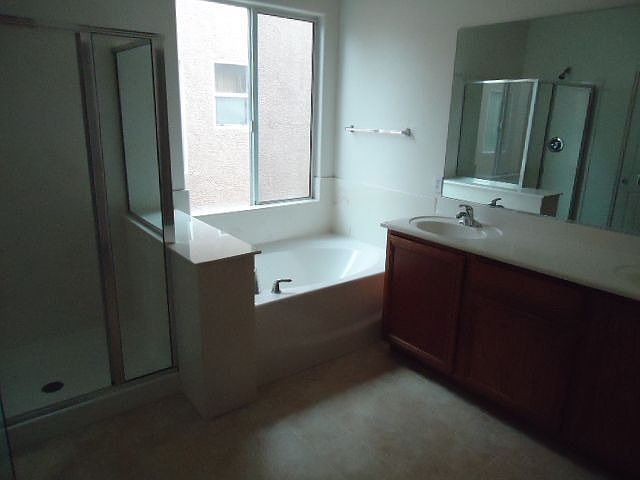 2nd image of 1352 Sur Este Ave