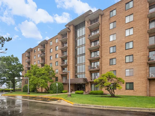 1717 W Crystal Ln Unit 310, Mount Prospect, IL 60056