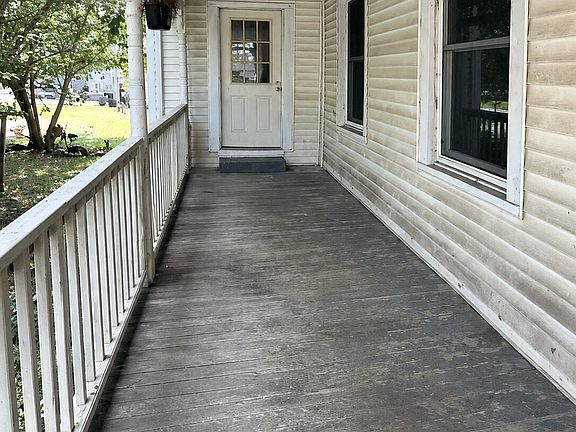 5th image of 180 E Perry St