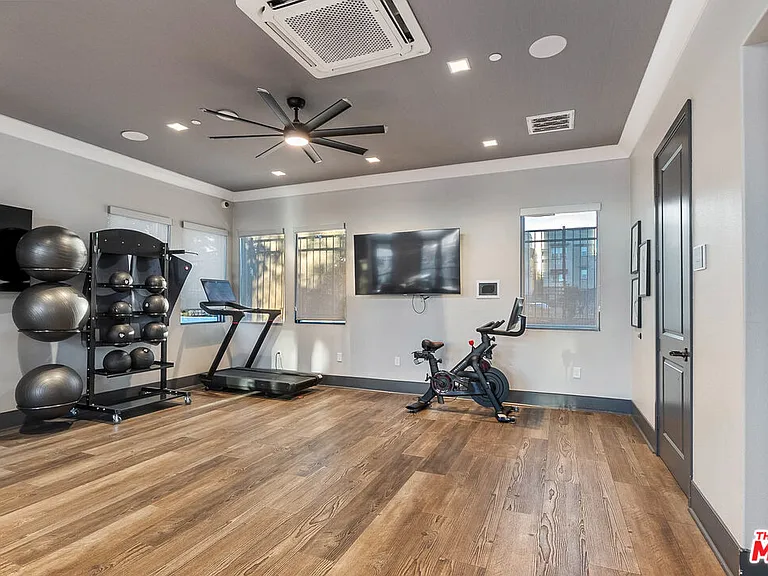 749 Daniel Freeman Cir — Photo 26