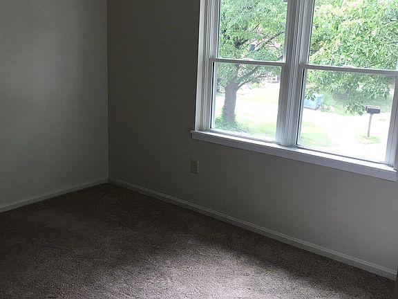 5th image of 2519 Blue Bird Dr