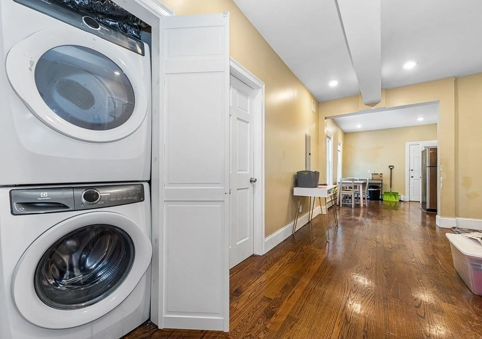 In-Unit Washer and Dryer, Fully Renovated Unit in Mission Hill — Photo 4