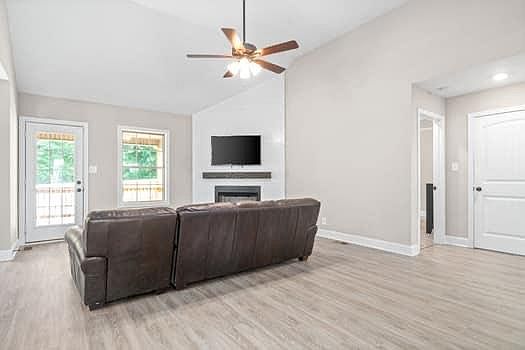 4th image of 2891 Teakwood Dr