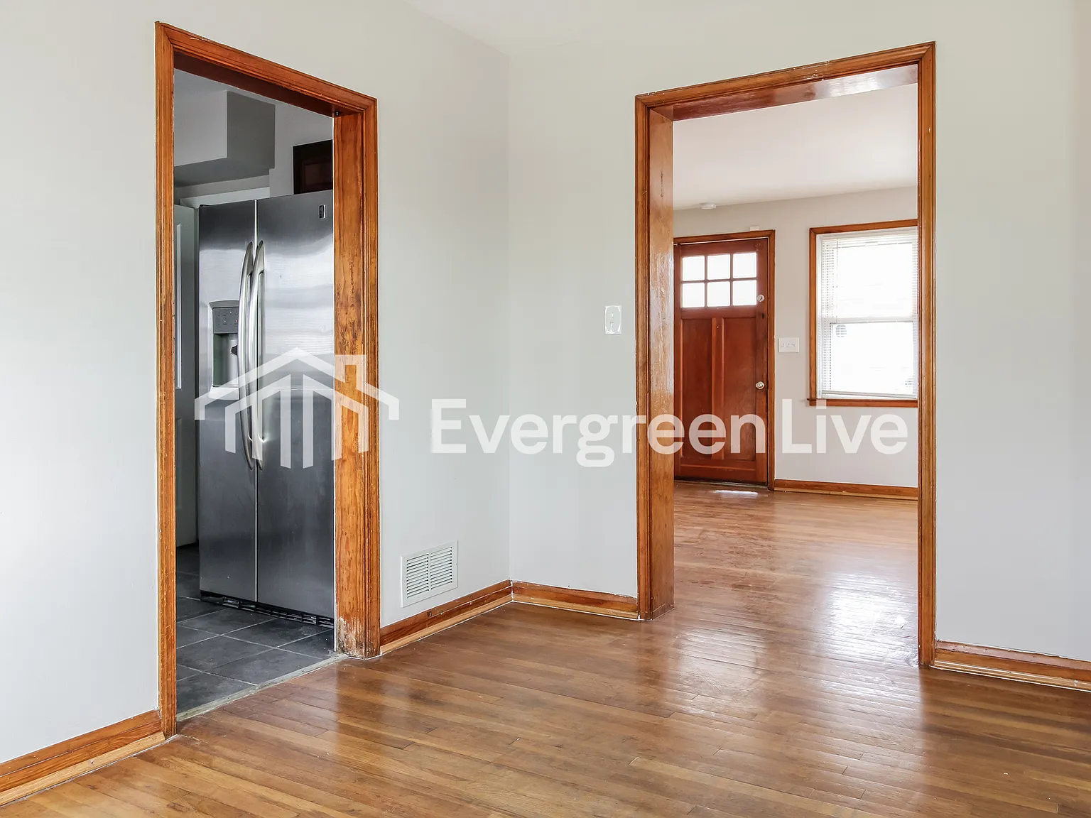 3 bed, 1.5 bath, 1260 sqft, $1,800 — Photo 4