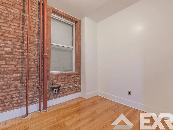 4th image of 11 Humboldt St