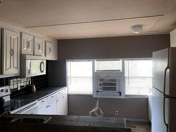 3rd image of 20741 SE 141st St