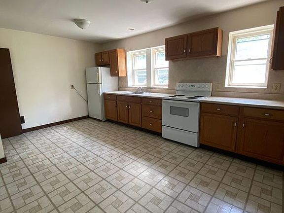 4th image of 10 N Lincoln Ave #4