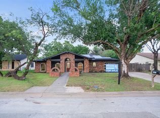 1716 Cynthia Ln, Hurst, TX 76054