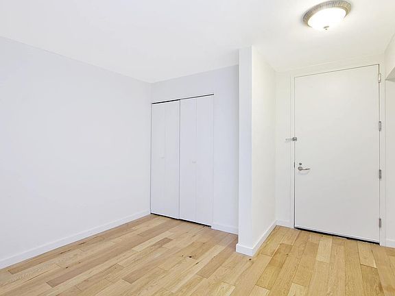 5th image of 1 West St APT 3203
