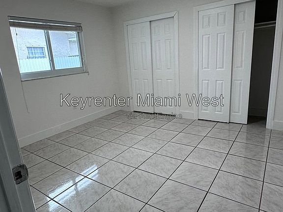 5th image of 1864 NW 27th St #1