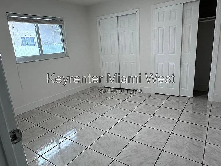 1864 NW 27th St #1 — Photo 5