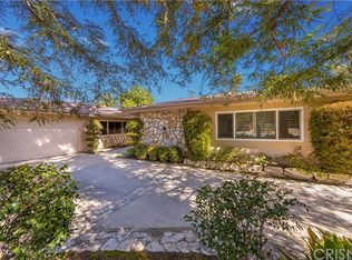 22501 Calvert St, Woodland Hills, CA 91367