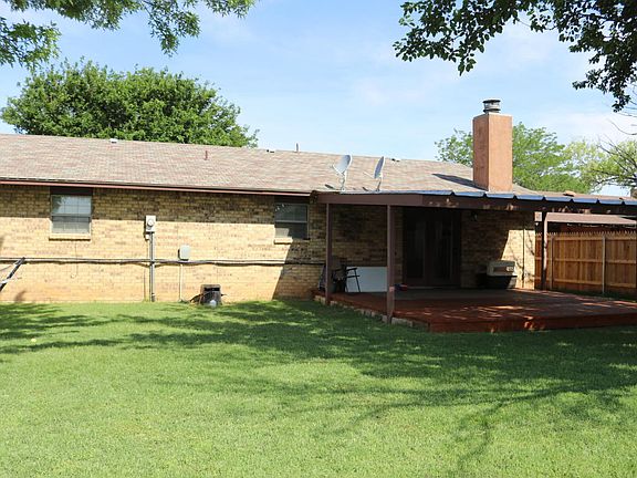 4th image of 2704 Mesa Dr