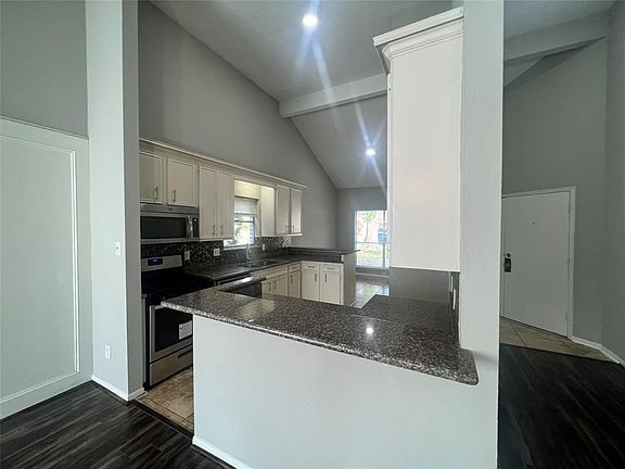2nd image of 12822 Stillington Dr
