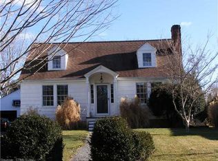 36 Hatch St, Mystic, CT 06355