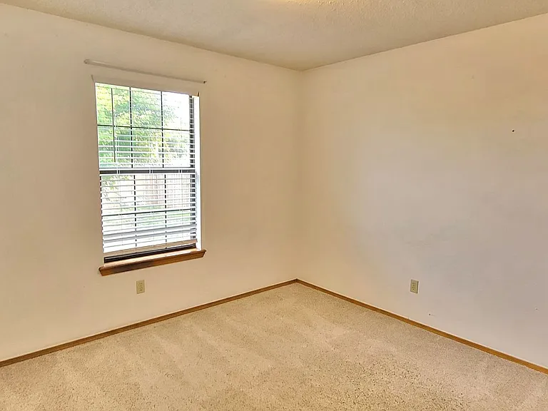 2813 Apache Rd — Photo 10