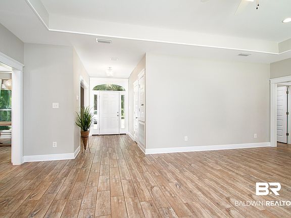 4th image of 27390 Main St