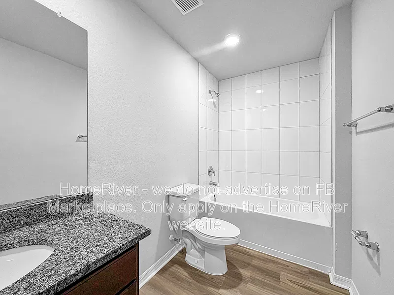 2 bed, 2.0 bath, 1040 sqft, $1,249 — Photo 4