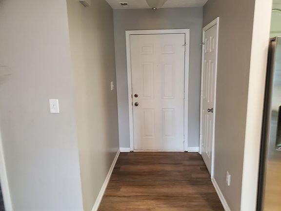 FRONT DOOR ENTRYWAY