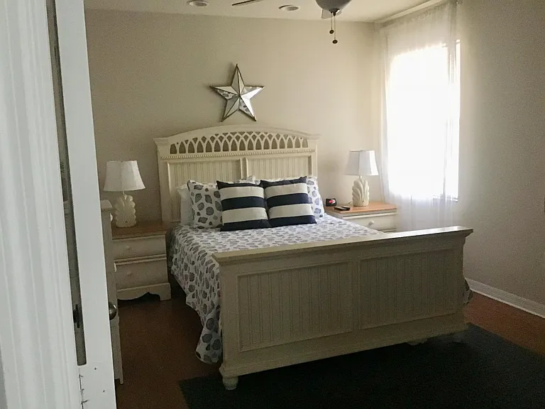 Queen bedroom