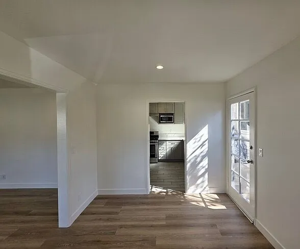 102 Gaviota Ave — Photo 6