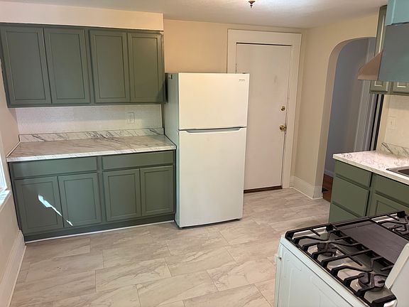 2nd image of 405 Willis Ave Floor 2