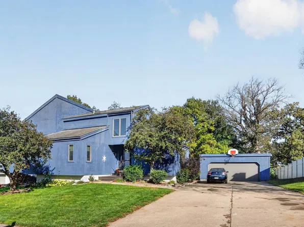 1116 5th St NW, Waverly, IA 50677