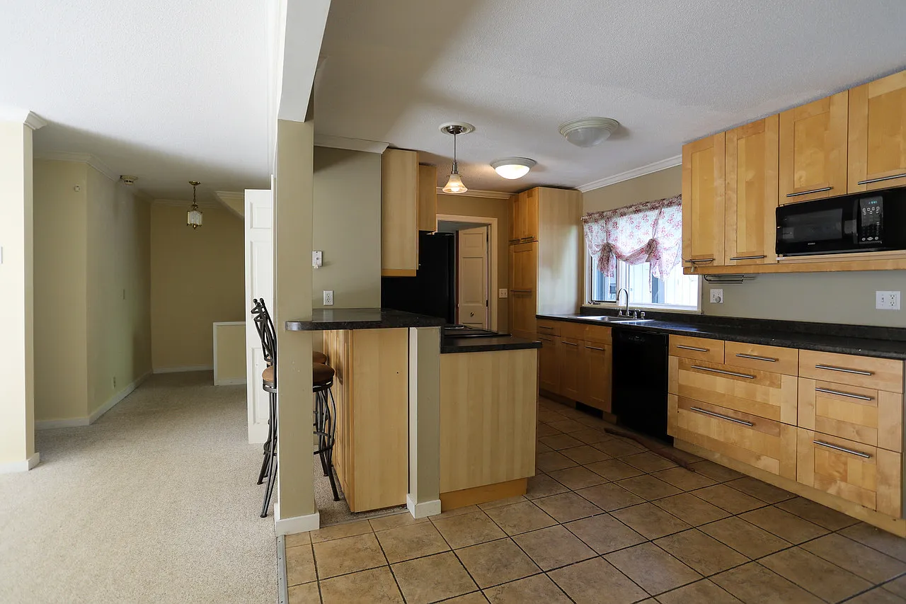 Brook Hollow, Unit - 111 — Photo 4