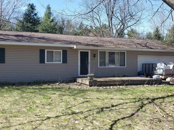 2131 Fielstra Dr, Traverse City, MI 49686