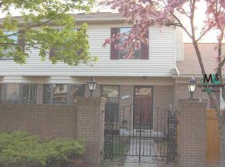 40003 Crosswinds, Novi, MI 48375