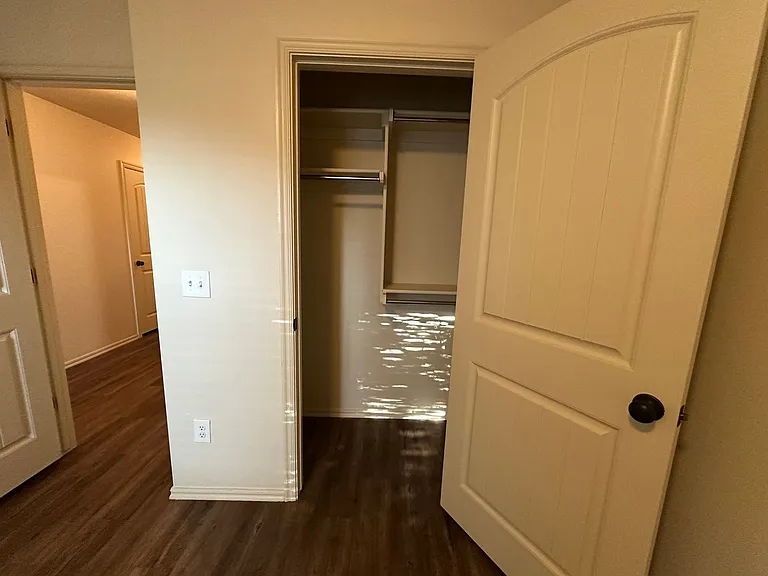 412 Chalk Hill Ct — Photo 49