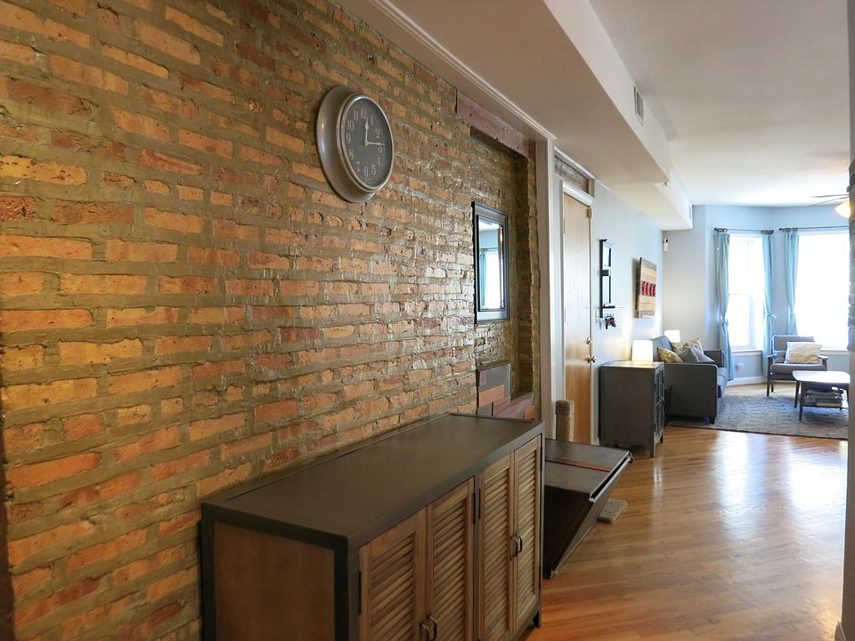 1st image of 5207 S Blackstone Ave Unit 3