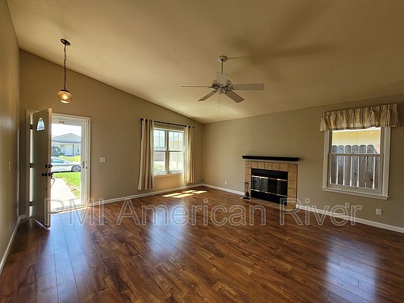 3rd image of 8715 Rooster Way