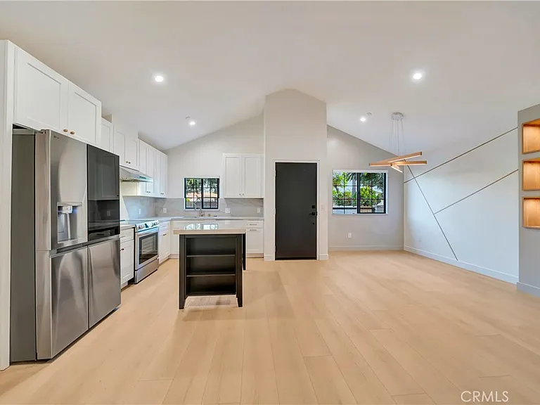 15741 Valerio St — Photo 7
