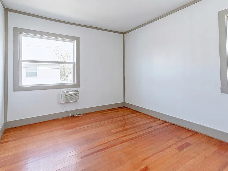 guest bedroom unfurnished