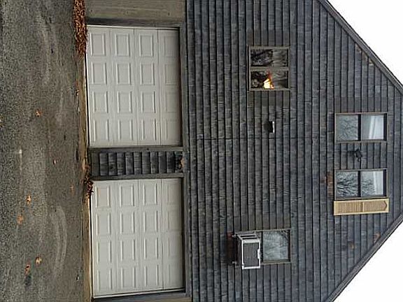 3rd image of 19 Nicole Dr