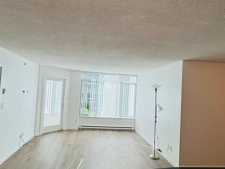 610 Granville St #4 — Photo 11