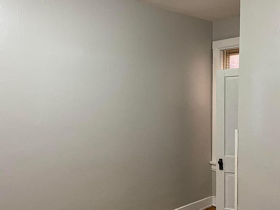 3rd image of 2723.5 Harris Ave