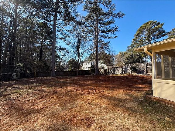 4th image of 1675 Lake Lucerne Rd SW