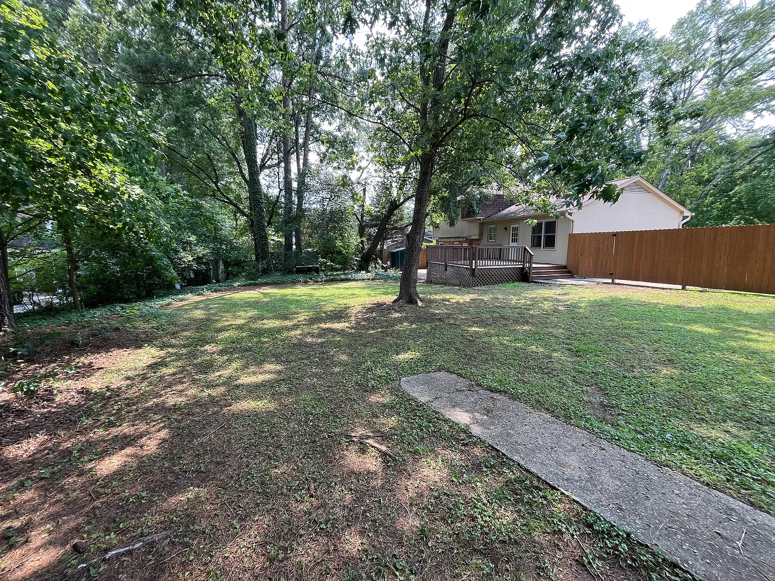 4 bed, 1837 sqft, $2,600 — Photo 2