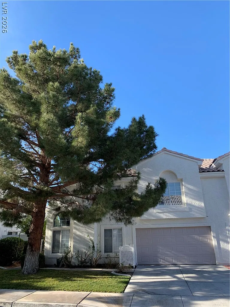 3 bed, 2.5 bath, 1594 sqft, $1,900 — Photo 1