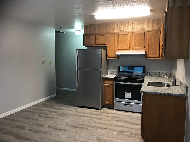 367 Lester Ave #D — Photo 1