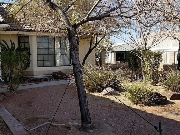2nd image of 3332 McCormick Blvd