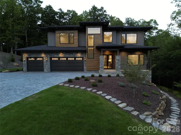 163 Stonefly Dr, Horse Shoe, NC 28742