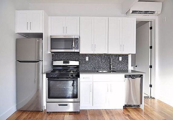 2nd image of 10 W 122nd St #3R