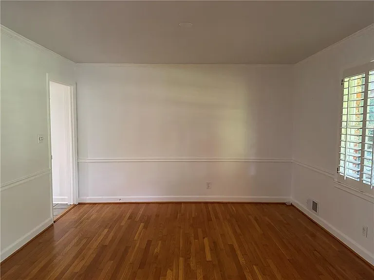 6651 Castleton Dr — Photo 9
