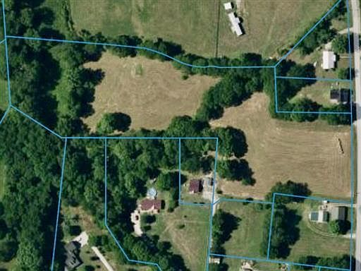 2nd image of 2723 Fly Rd