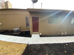 1113 Applegrove St NW, North Canton, OH 44720