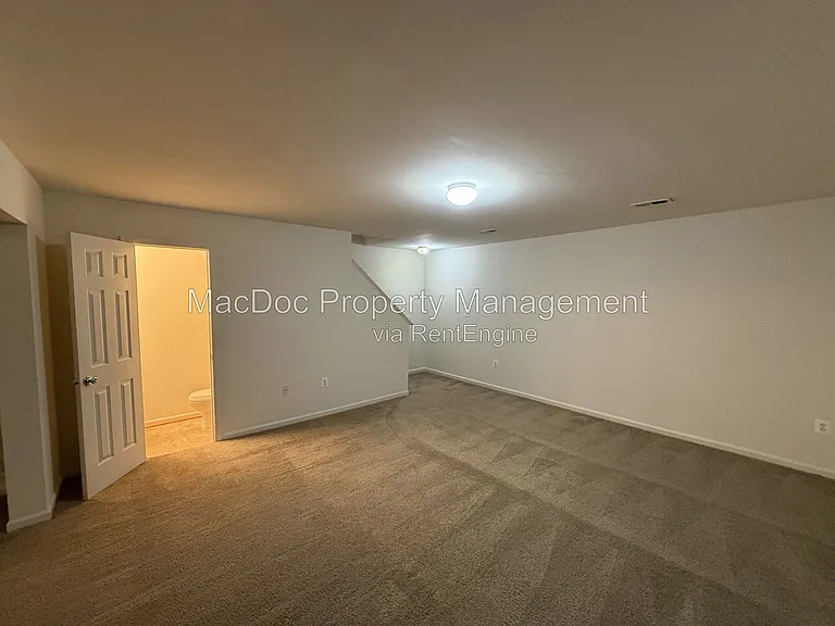 219 Merrill Ct — Photo 18
